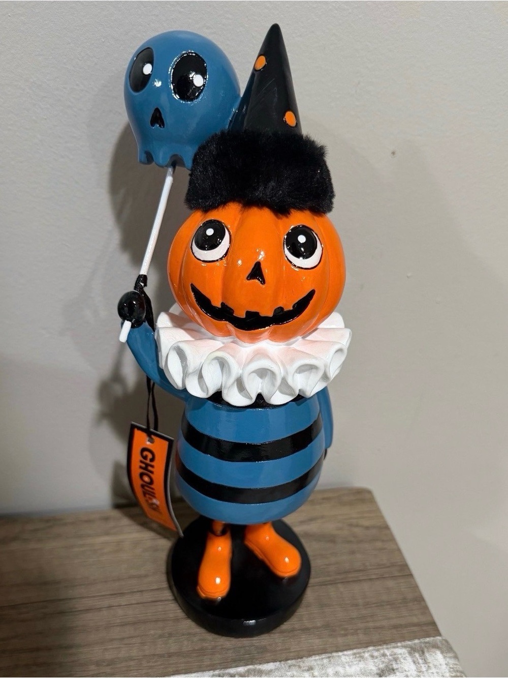 NEW GHOULISH CLOWN PUMPKIN WITH BALLOON HALLOWEEN DECOR
